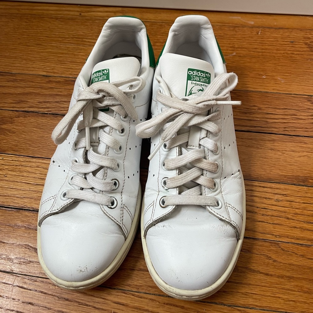Women’s Adidas Stan Smith trainers in white and green